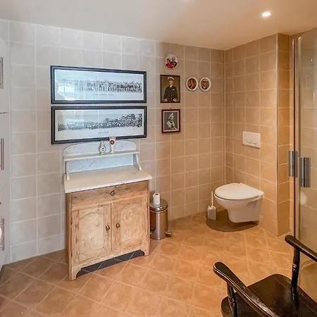 Apartment Awesome In Gala With Wifi Frya